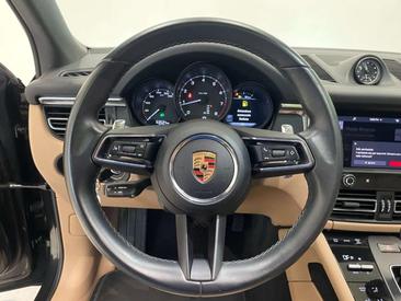 Porsche Macan Electrique Base — photo 15