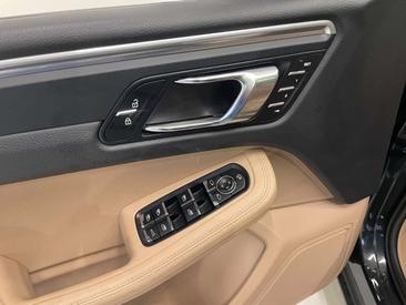 Porsche Macan Electrique Base — photo 20