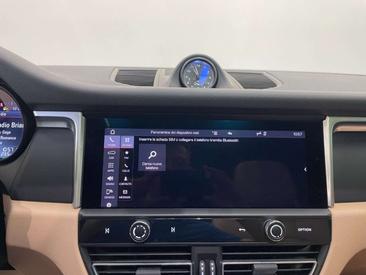 Porsche Macan Electrique Base — photo 21