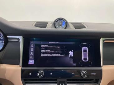 Porsche Macan Electrique Base — photo 22