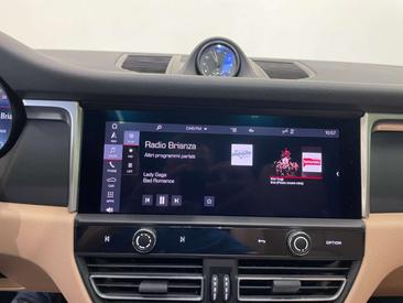 Porsche Macan Electrique Base — photo 23