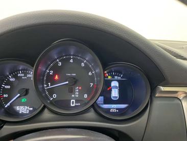 Porsche Macan Electrique Base — photo 24