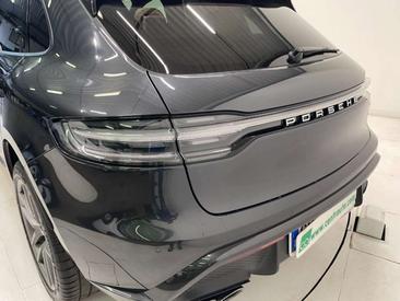 Porsche Macan Electrique Base — photo 29