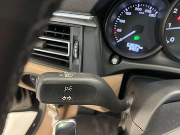 Porsche Macan Electrique Base — photo 35