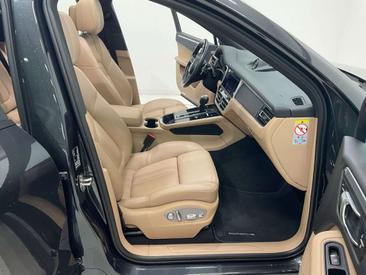 Porsche Macan Electrique Base — photo 40