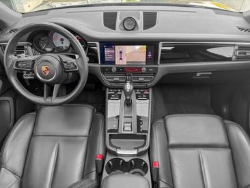 Porsche Macan Electrique S — photo 12