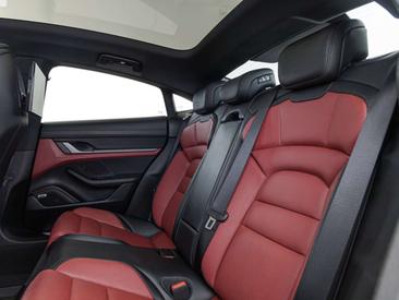 Porsche Taycan 4S — photo 15