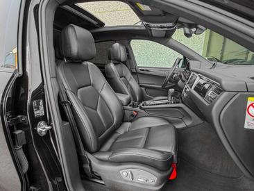 Porsche Macan Electrique S — photo 18