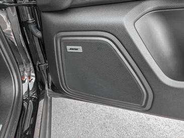 Porsche Macan Electrique S — photo 21