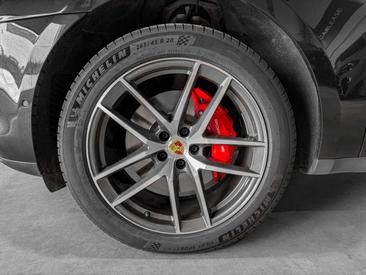 Porsche Macan Electrique S — photo 24