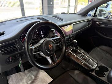 Porsche Macan Electrique Base — photo 13