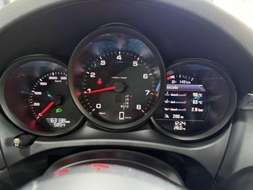 Porsche Macan Electrique Base — photo 14