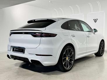 Porsche Cayenne III Turbo — photo 4