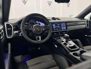 Porsche Cayenne III Turbo — photo 6