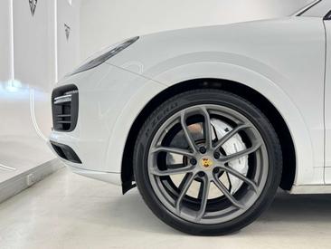 Porsche Cayenne III Turbo — photo 10