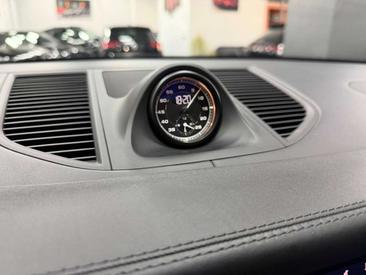 Porsche Macan Electrique T — photo 8