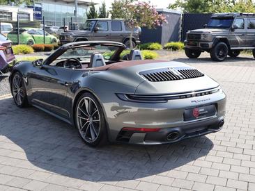 Porsche 992 I Carrera 4S — photo 7