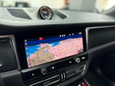 Porsche Macan Electrique T — photo 9