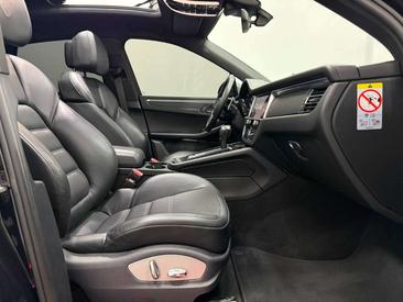 Porsche Macan Electrique T — photo 12