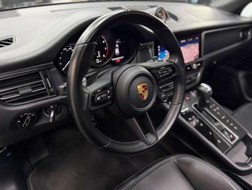 Porsche Macan Electrique T — photo 13