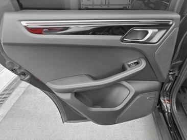 Porsche Macan Electrique S — photo 16