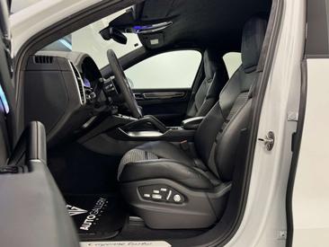 Porsche Cayenne III Turbo — photo 27