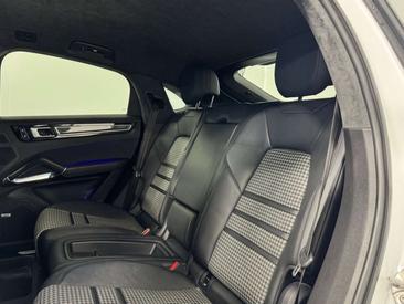 Porsche Cayenne III Turbo — photo 32