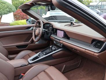 Porsche 992 I Carrera 4S — photo 25
