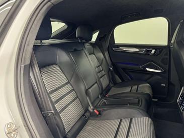 Porsche Cayenne III Turbo — photo 35