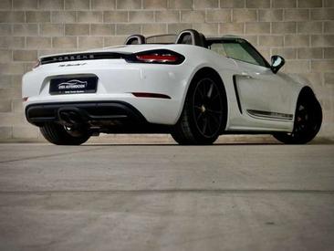 Porsche 718 Spyder — photo 17