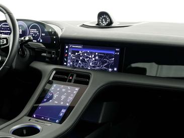 Porsche Taycan 4S — photo 12