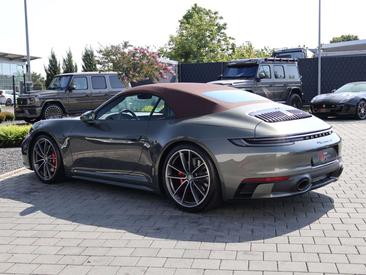 Porsche 992 I Carrera 4S — photo 32