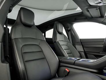 Porsche Taycan 4S — photo 15
