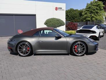 Porsche 992 I Carrera 4S — photo 36