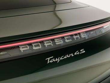 Porsche Taycan 4S — photo 24