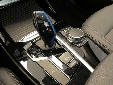 BMW iX3 Executive EDrive40 — photo 33