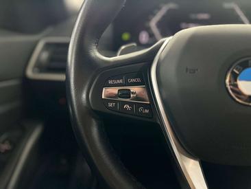 BMW Série 3 Touring 318d — photo 30