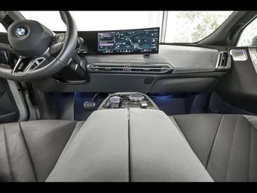 BMW IX XDrive60 — photo 3