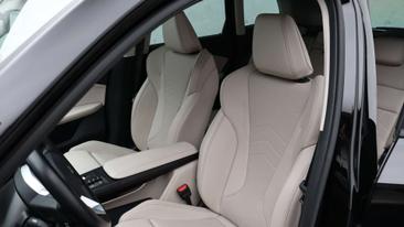 BMW IX1 Launch Edition XDrive30 — photo 8