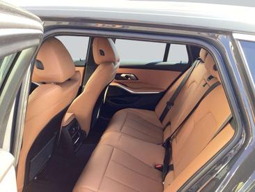 BMW Série 3 Touring Shadow Line 330d — photo 10