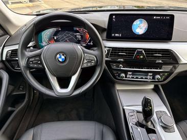 BMW Série 5 Touring 520d — photo 4