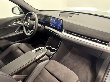 BMW IX1 XDrive30 — photo 5