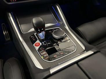 BMW XM 50e — photo 11