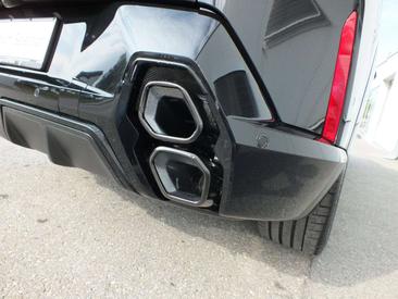 BMW XM 50e — photo 22