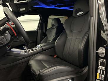 BMW XM 50e — photo 12