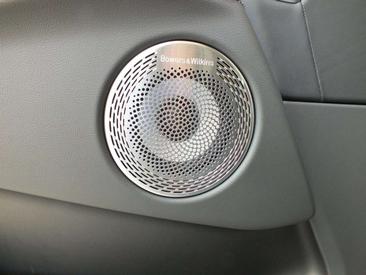 BMW XM 50e — photo 29