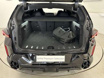 BMW XM 50e — photo 14