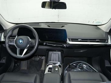 BMW IX1 XDrive30 — photo 3