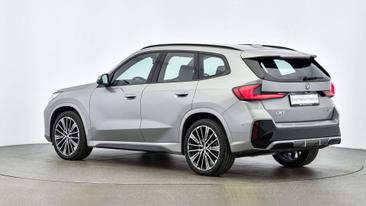 BMW IX1 EDrive20 — photo 3