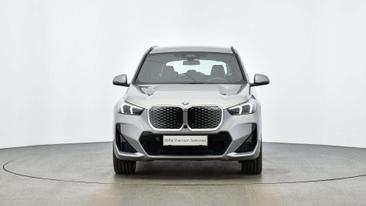 BMW IX1 EDrive20 — photo 6